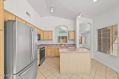 7454 W Louise Drive, Glendale, AZ 85310 - Photo 7