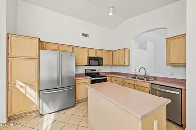 7454 W Louise Drive, Glendale, AZ 85310 - Photo 9