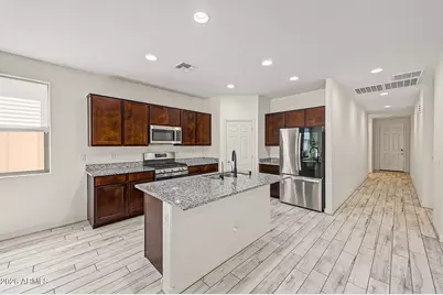 5724 W Encinas Lane, Phoenix, AZ 85043 - Photo 5