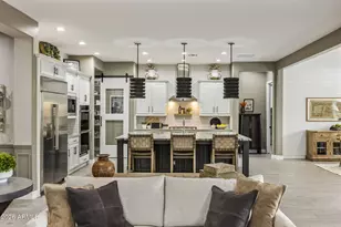 2933 E Daley Ln, Phoenix, AZ 85050 - Photo 13