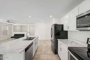 12645 W Palmaire Ave, Glendale, AZ 85307 - Photo 11