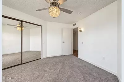 10031 W Hutton Drive, Sun City, AZ 85351 - Photo 21