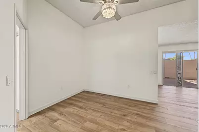 10031 W Hutton Drive, Sun City, AZ 85351 - Photo 9