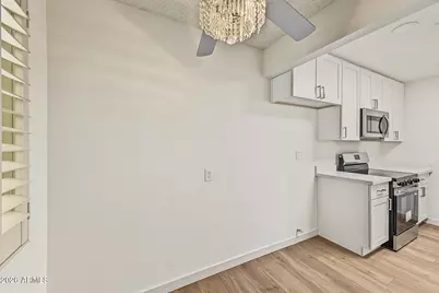 10031 W Hutton Drive, Sun City, AZ 85351 - Photo 11