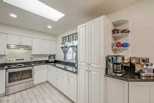 4230 W Kaler Dr, Phoenix, AZ 85051 - Photo 11