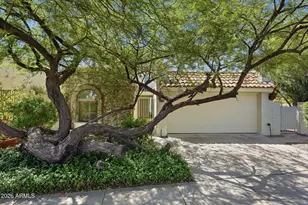 1915 E Linger Ln, Phoenix, AZ 85020 - Photo 1