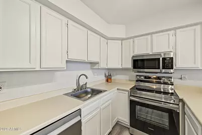 2121 S Pennington -- #8, Mesa, AZ 85202 - Photo 9