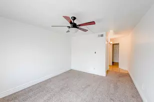 3825 E Camelback Rd, Phoenix, AZ 85018 - Photo 17