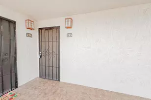 3825 E Camelback Rd, Phoenix, AZ 85018 - Photo 3