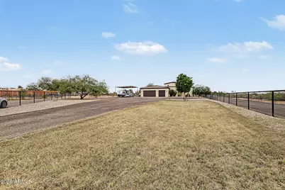 10819 E The Griffin Way, Valley Farms, AZ 85191 - Photo 1