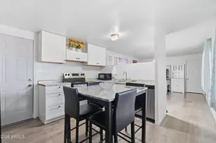 544 E Lynwood St, Mesa, AZ 85203 - Photo 9