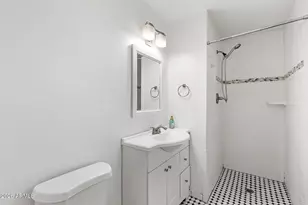 1826 E Hazelwood St, Phoenix, AZ 85016 - Photo 15