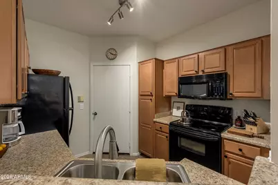 1411 E Orangewood Avenue #105, Phoenix, AZ 85020 - Photo 9