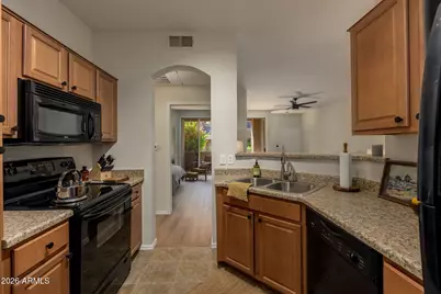 1411 E Orangewood Avenue #105, Phoenix, AZ 85020 - Photo 11