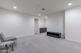 25424 N 19th Dr, Phoenix, AZ 85085 - Photo 15