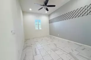1083 E Holland Park Dr, Gilbert, AZ 85297 - Photo 5