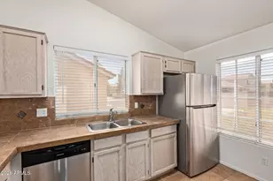 871 N Los Feliz Dr, Chandler, AZ 85226 - Photo 5