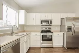 3352 E Chickadee Rd, Gilbert, AZ 85297 - Photo 3