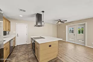 2301 E Laurel Ln, Phoenix, AZ 85028 - Photo 13