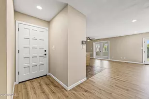2301 E Laurel Ln, Phoenix, AZ 85028 - Photo 5