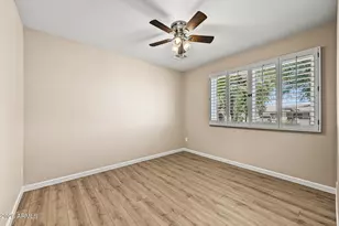 2301 E Laurel Ln, Phoenix, AZ 85028 - Photo 23