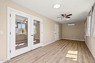 2301 E Laurel Ln, Phoenix, AZ 85028 - Photo 27