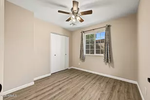 2301 E Laurel Ln, Phoenix, AZ 85028 - Photo 19