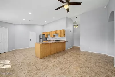 701 W Buist Avenue, Phoenix, AZ 85041 - Photo 9
