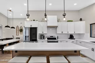 533 N Joshua Tree Ln, Gilbert, AZ 85234 - Photo 1
