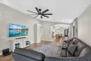 533 N Joshua Tree Ln, Gilbert, AZ 85234 - Photo 15