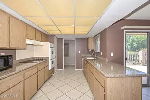 10220 W Pineridge Dr, Sun City, AZ 85351 - Photo 23
