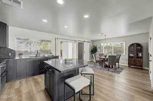 2015 E Vista Dr, Phoenix, AZ 85022 - Photo 11