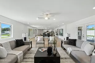 7637 N 7th Ave, Phoenix, AZ 85021 - Photo 9