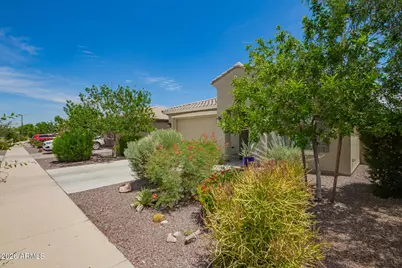 18653 W Mescal Street, Surprise, AZ 85388 - Photo 5