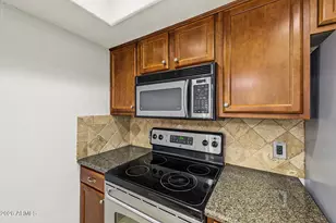 3235 E Camelback Rd, Phoenix, AZ 85018 - Photo 13