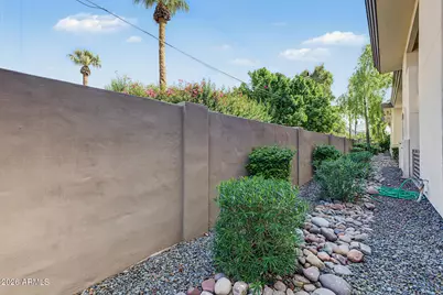 3235 E Camelback Road #124, Phoenix, AZ 85018 - Photo 23