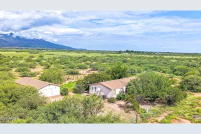 9041 E Moon Shadow Trail E, Hereford, AZ 85615 - Photo 5