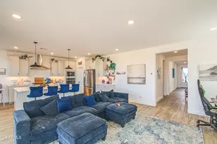 8058 W Griswold Rd, Peoria, AZ 85345 - Photo 13