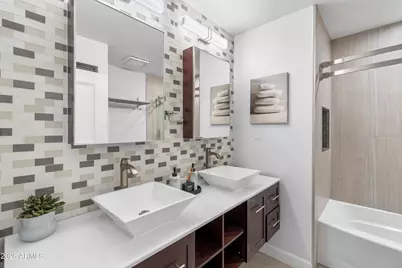 1136 E Forest Hills Drive, Phoenix, AZ 85022 - Photo 29