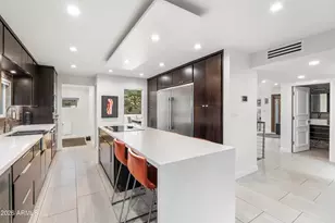 1136 E Forest Hills Dr, Phoenix, AZ 85022 - Photo 9