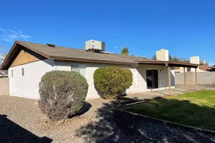 1009 W Michelle Dr, Phoenix, AZ 85023 - Photo 19