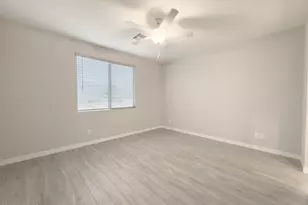 231 E Santa Cruz Dr, Phoenix, AZ 85085 - Photo 9