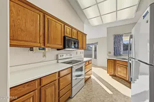 13617 W Gemstone Dr W, Sun City West, AZ 85375 - Photo 7
