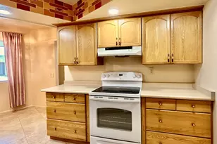 10878 W Coggins Dr, Sun City, AZ 85351 - Photo 11