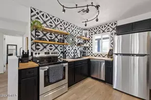 2554 E Villa Rita Dr, Phoenix, AZ 85032 - Photo 9
