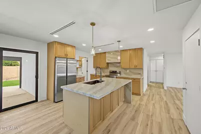 8721 E Amelia Avenue, Scottsdale, AZ 85251 - Photo 5