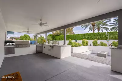8614 E Clarendon Avenue, Scottsdale, AZ 85251 - Photo 17