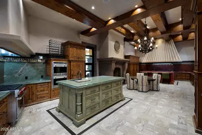 8100 N 68th Street, Paradise Valley, AZ 85253 - Photo 15