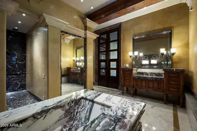 8100 N 68th Street, Paradise Valley, AZ 85253 - Photo 23