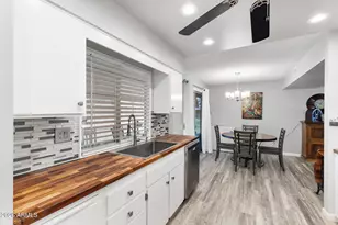 10918 W Caron Dr, Sun City, AZ 85351 - Photo 9